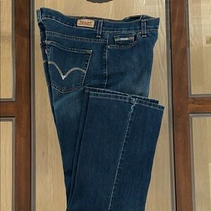 Levi's Perfectly Slimming 512 Bootcut Jeans (14L)